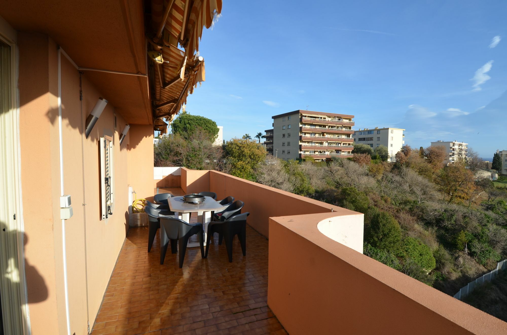 Appartement Rooftop 8 Personnes Grande Terrasse Avec Parking Quartier Aeroport Nice Exterior photo